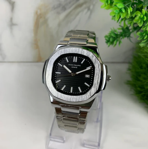 Patek Philippe Nautilus | Silver Chain | Black Dial