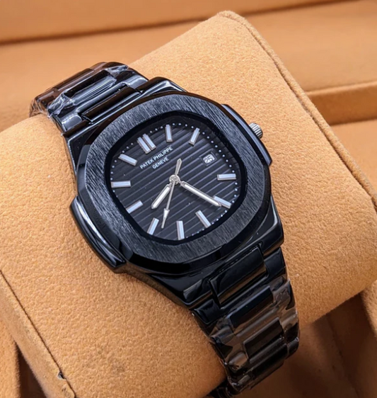 Patek Philippe – Nautilus – 40mm | Black